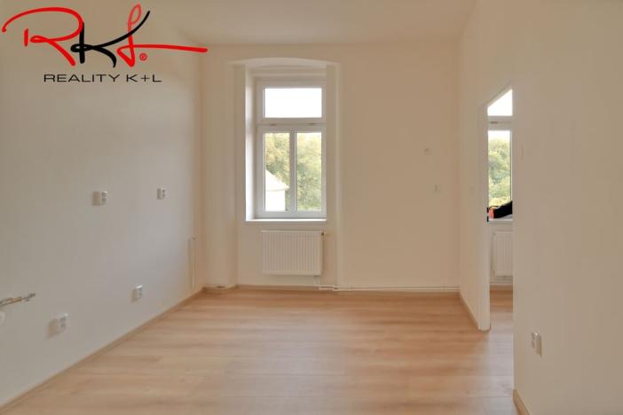 Prodej bytu 3+1, Veltrusy, Komenského, 65 m2