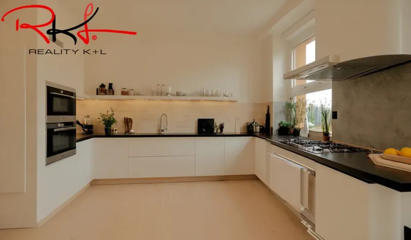 Prodej bytu 3+1, Veltrusy, Komenského, 65 m2