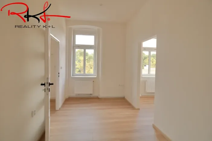 Prodej bytu 3+1, Veltrusy, Komenského, 65 m2