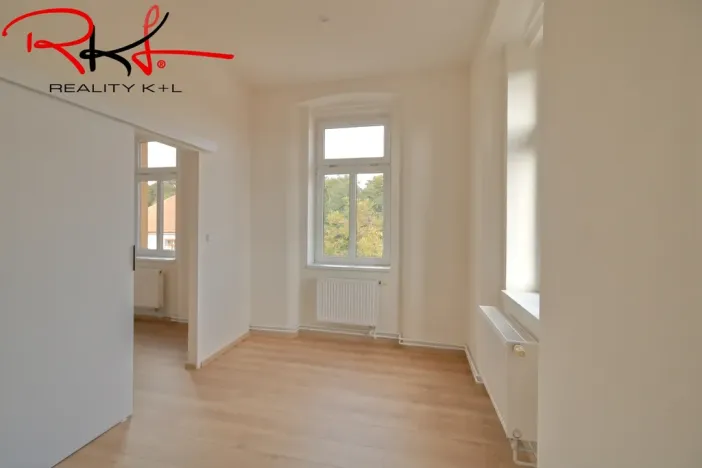 Prodej bytu 3+1, Veltrusy, Komenského, 65 m2