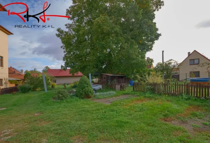 Prodej bytu 3+1, Veltrusy, Komenského, 65 m2