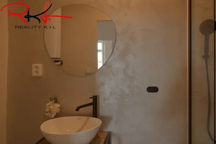 Prodej bytu 3+1, Veltrusy, Komenského, 65 m2