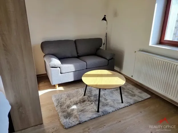 Pronájem bytu 1+1, Děčín - Děčín III-Staré Město, Žerotínova, 51 m2