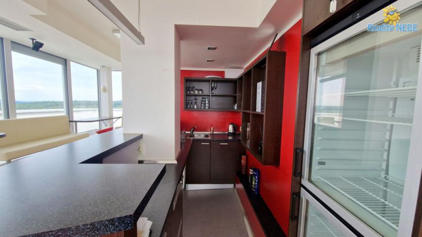 Pronájem obchodního prostoru, Brno - Lesná, Majdalenky, 214 m2