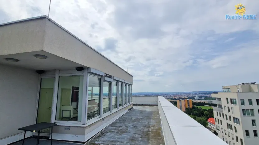Pronájem obchodního prostoru, Brno - Lesná, Majdalenky, 214 m2