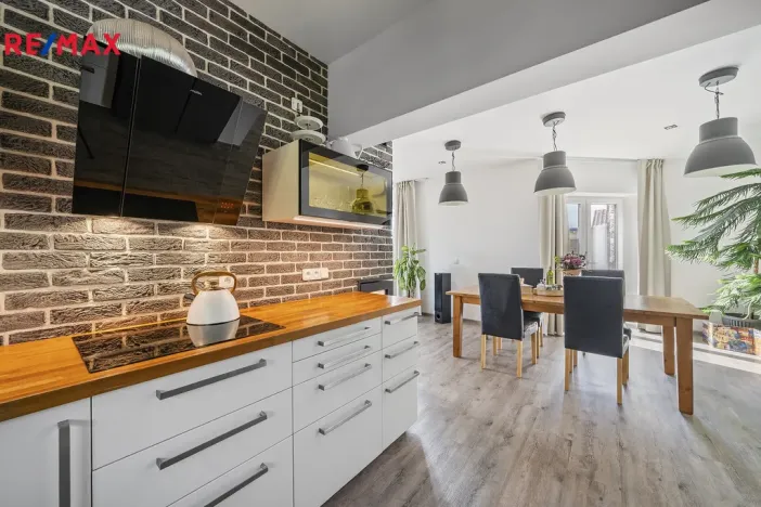 Prodej rodinného domu, Stěžery - Stěžírky, 215 m2