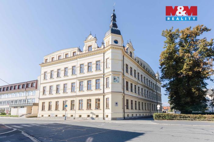 Prodej bytu 2+kk, Klatovy - Klatovy III, Husovo náměstí, 78 m2