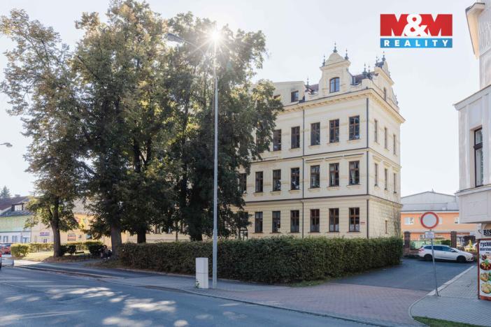 Prodej bytu 2+kk, Klatovy - Klatovy III, Husovo náměstí, 78 m2