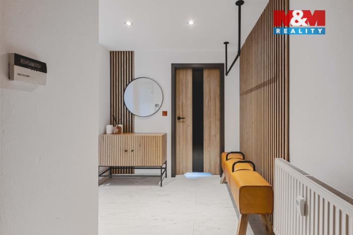 Prodej bytu 2+kk, Klatovy - Klatovy III, Husovo náměstí, 78 m2