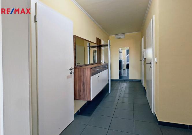 Prodej bytu 2+kk, Nupaky, U Školky, 50 m2