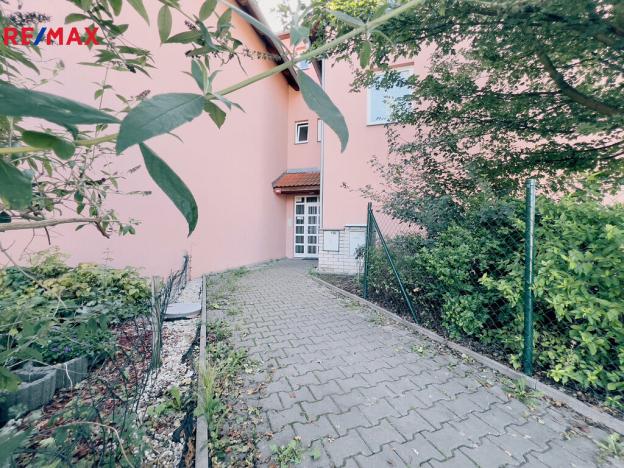 Prodej bytu 2+kk, Nupaky, U Školky, 50 m2