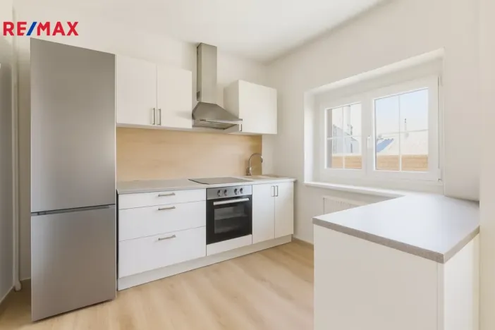 Prodej bytu 4+1, Karlovy Vary, Bulharská, 130 m2