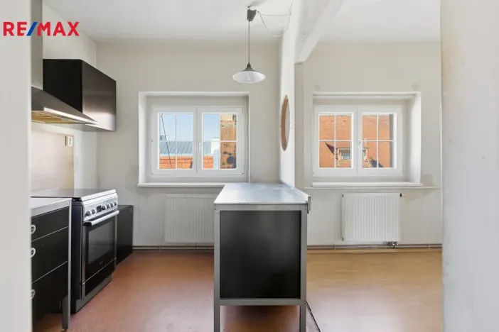 Prodej bytu 4+1, Karlovy Vary, Bulharská, 130 m2