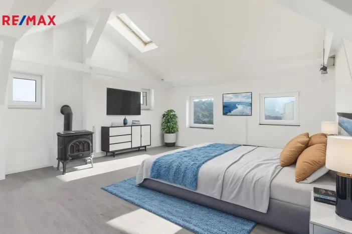 Prodej bytu 4+1, Karlovy Vary, Bulharská, 130 m2