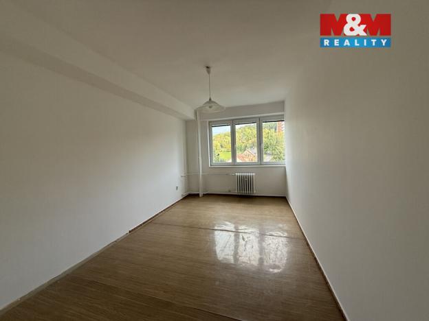 Pronájem atypického bytu, Jablonec nad Nisou - Jablonecké Paseky, Pasecké náměstí, 72 m2