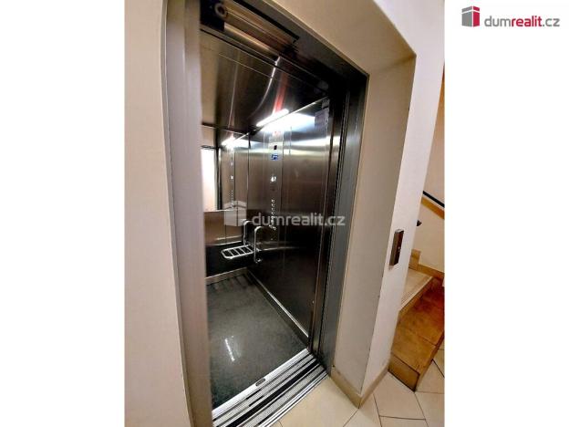 Prodej bytu 1+kk, Praha, Kadečkové, 37 m2