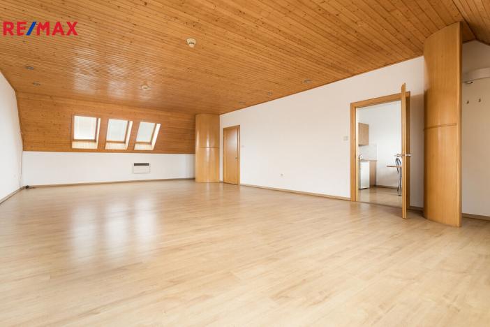 Pronájem kanceláře, Paskov, Místecká, 200 m2