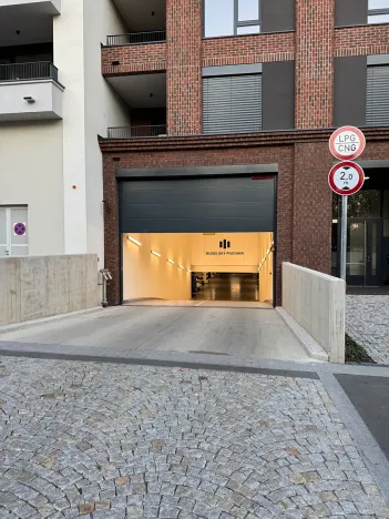 Pronájem garážového stání, Praha - Nusle, Bělehradská, 5 m2