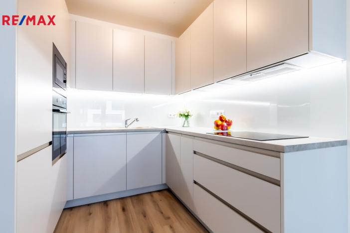 Prodej bytu 2+kk, Praha - Hloubětín, Poděbradská, 56 m2