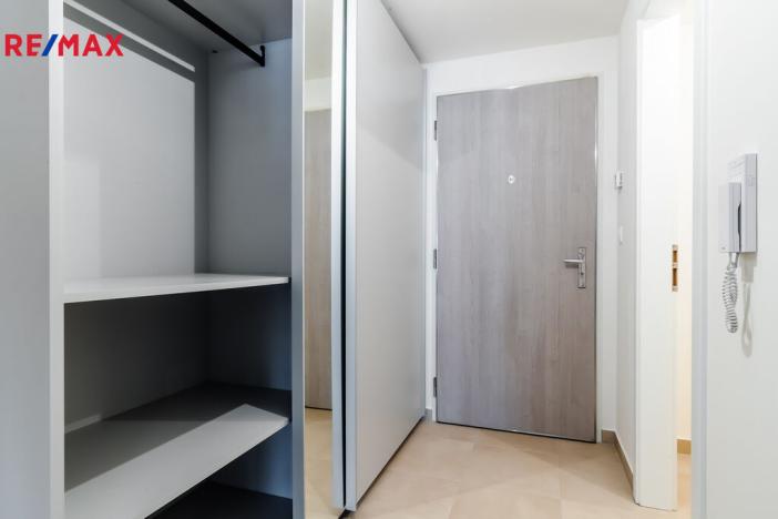 Prodej bytu 2+kk, Praha - Hloubětín, Poděbradská, 56 m2