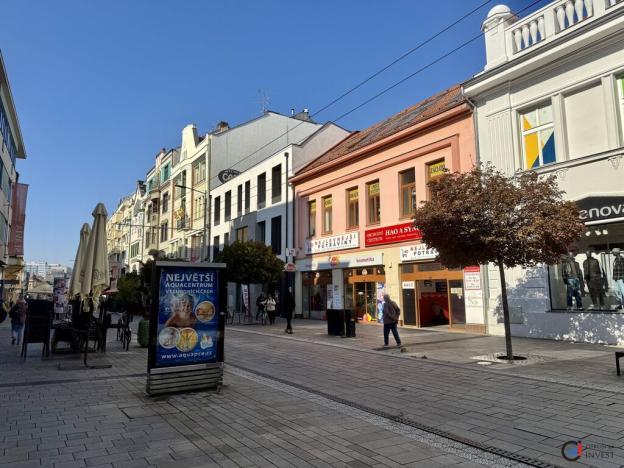 Pronájem obchodního prostoru, Pardubice - Zelené Předměstí, třída Míru, 550 m2