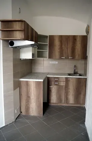 Pronájem atypického bytu, Vlachovo Březí, náměstí Svobody, 45 m2