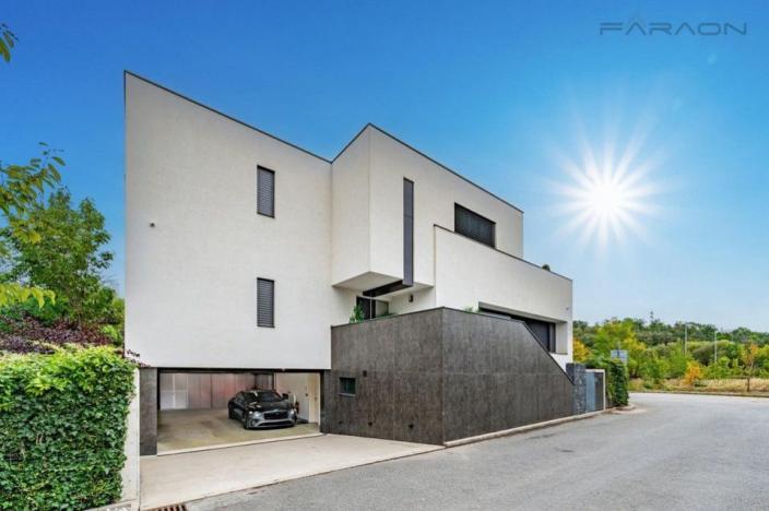 Prodej vily, Praha - Hostivař, 400 m2