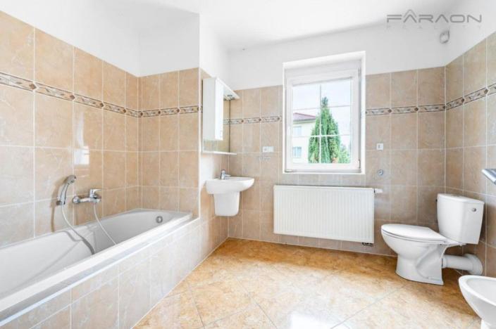 Pronájem rodinného domu, Průhonice, 400 m2