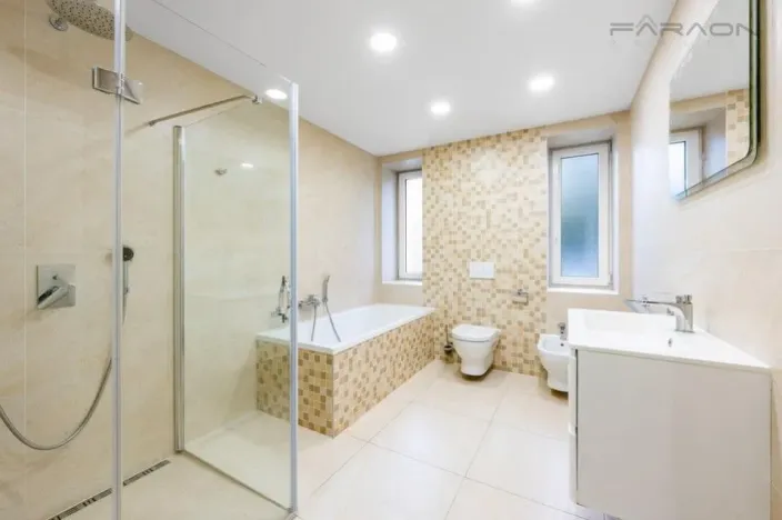 Pronájem rodinného domu, Průhonice, 350 m2