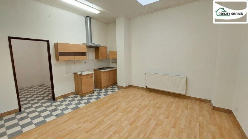 Pronájem bytu 1+kk, Cheb, Joštova, 32 m2