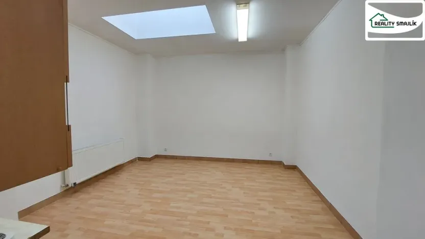 Pronájem bytu 1+kk, Cheb, Joštova, 32 m2