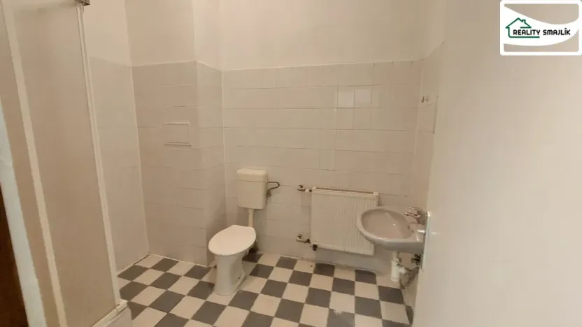 Pronájem bytu 1+kk, Cheb, Joštova, 32 m2