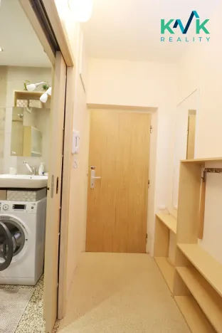 Prodej bytu 1+1, Loket, Sportovní, 36 m2