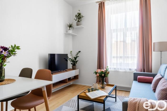 Prodej bytu 2+kk, Praha, Spojovací, 50 m2