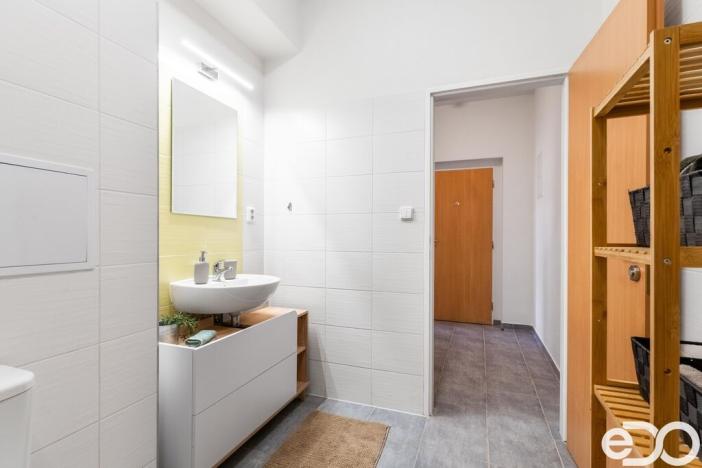 Prodej bytu 2+kk, Praha, Spojovací, 50 m2