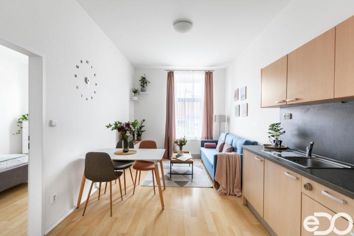 Prodej bytu 2+kk, Praha, Spojovací, 50 m2