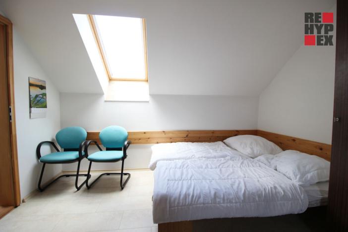 Prodej rodinného domu, Karlovice, 204 m2