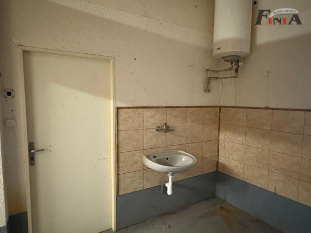 Pronájem skladu, Nový Bor - Arnultovice, B. Egermanna, 36 m2