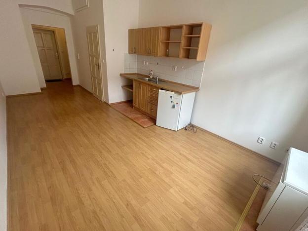 Pronájem bytu 1+kk, Praha - Holešovice, Pplk. Sochora, 25 m2