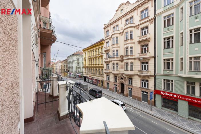 Pronájem bytu 1+kk, Praha - Smíchov, Zborovská, 34 m2