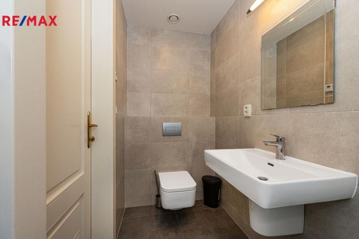 Pronájem bytu 1+kk, Praha - Smíchov, Zborovská, 34 m2