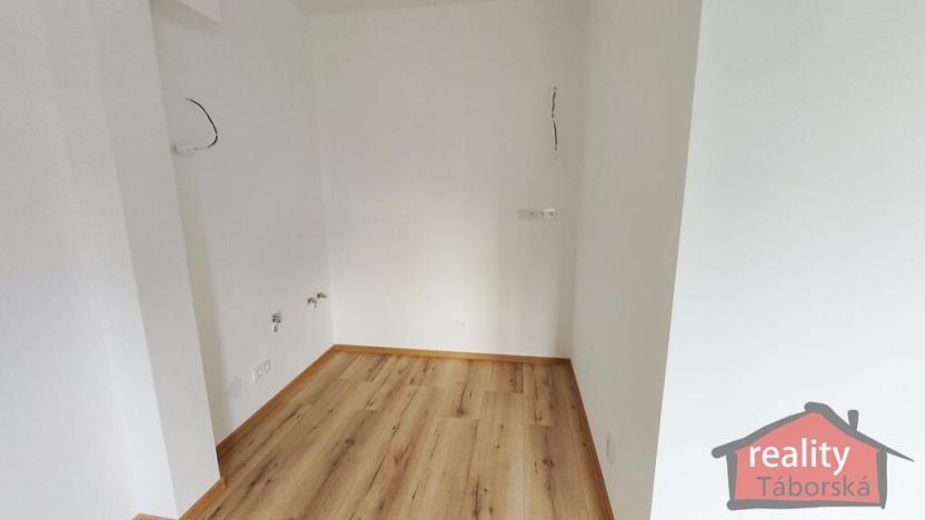 Prodej bytu 1+kk, Nupaky, Nupacká, 39 m2