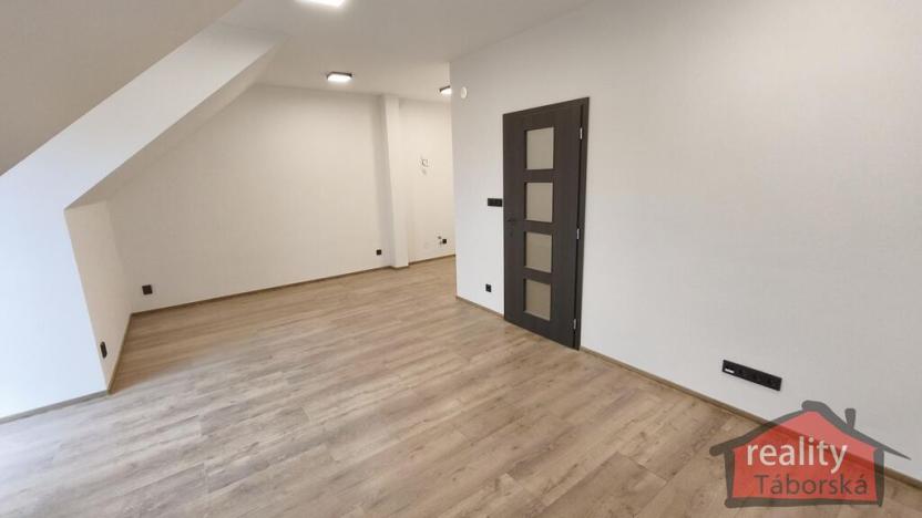 Prodej bytu 1+kk, Nupaky, Nupacká, 38 m2