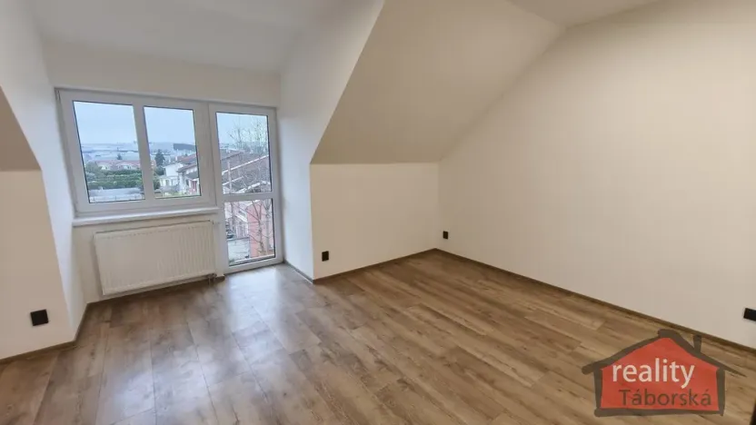 Prodej bytu 1+kk, Nupaky, Nupacká, 38 m2