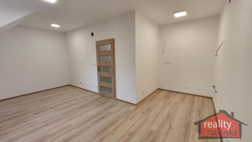 Prodej bytu 1+kk, Nupaky, Nupacká, 38 m2