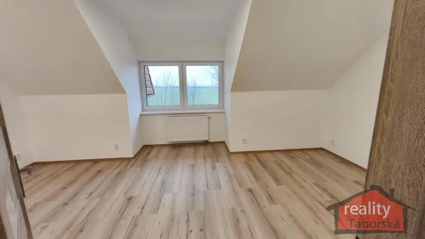 Prodej bytu 1+kk, Nupaky, Nupacká, 38 m2