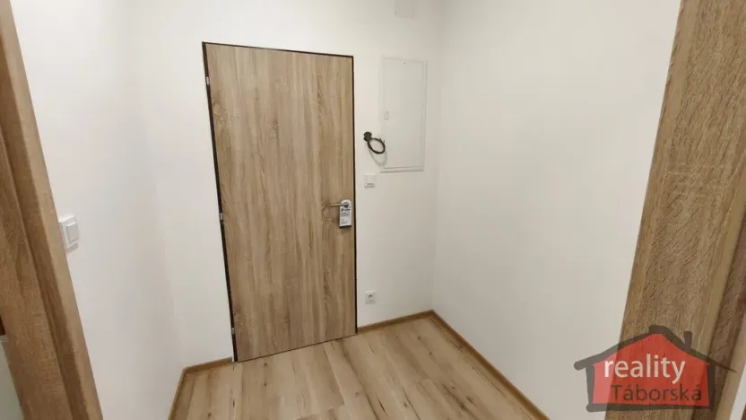 Prodej bytu 1+kk, Nupaky, Nupacká, 38 m2