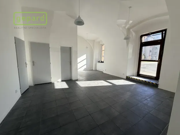 Pronájem obchodního prostoru, Sokolov, Křížová, 106 m2