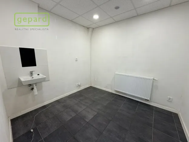 Pronájem obchodního prostoru, Sokolov, Křížová, 106 m2