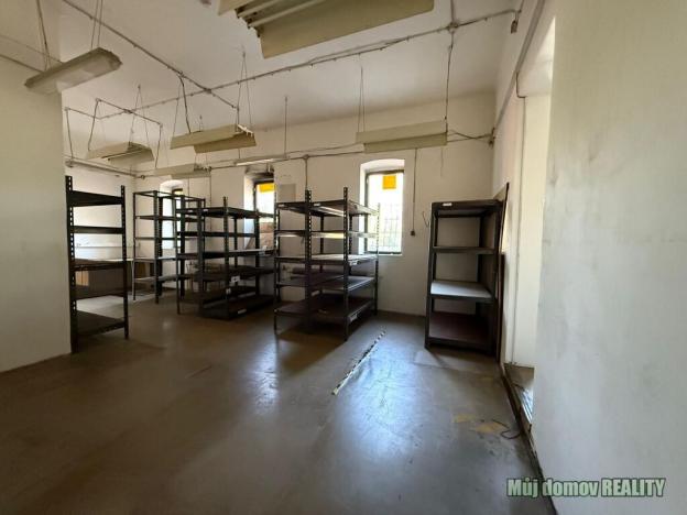 Pronájem kanceláře, Praha - Hrdlořezy, Pod Táborem, 340 m2